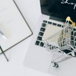 Ilustración digital de comercio electrónico B2B y conectividad tecnológica para venta mayorista.